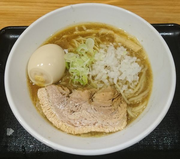 「【限定】冷やし煮干中華そば＋味玉」@つけめん・らーめん・煮干そば 金狼の写真