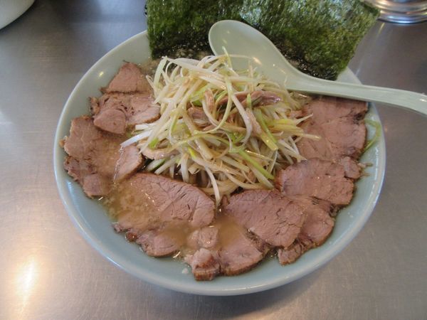 「ネギチャーシューメン（８９０円）」@ラーメンショップ 椿 玉造店の写真