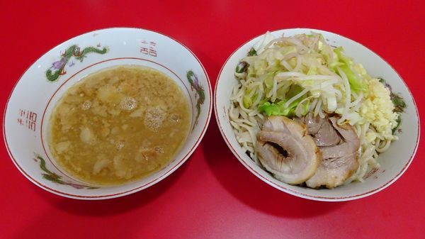 「小（750円）＋つけ麺：ノーマルスープ（150円）ニンニク」@ラーメン二郎 札幌店の写真