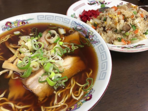 「ラーメン 550円 チャーハン 650円」@喜楽の写真