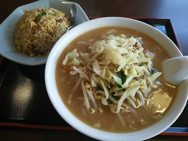 「【限定】野菜味噌ラーメン＋半炒飯　※コーヒー１杯無料」@中国料理 竹園の写真