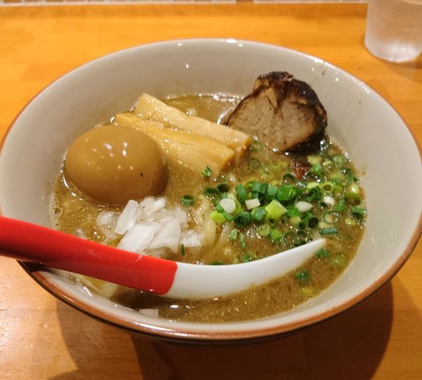 「平日夜の部限定 煮干しそば 味玉」@らーめんキッチン いいづかの写真