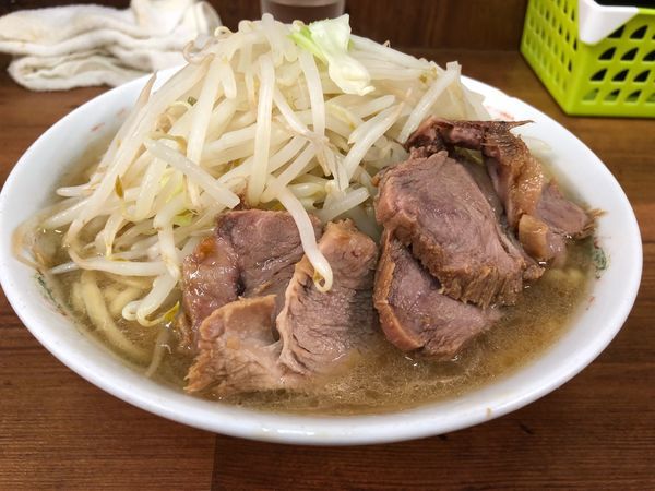 「小豚カタメ・野菜800」@ラーメン二郎 品川店の写真