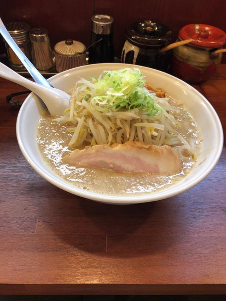 「もやしラーメン サービス小ライス」@拉麺 梅太郎の写真