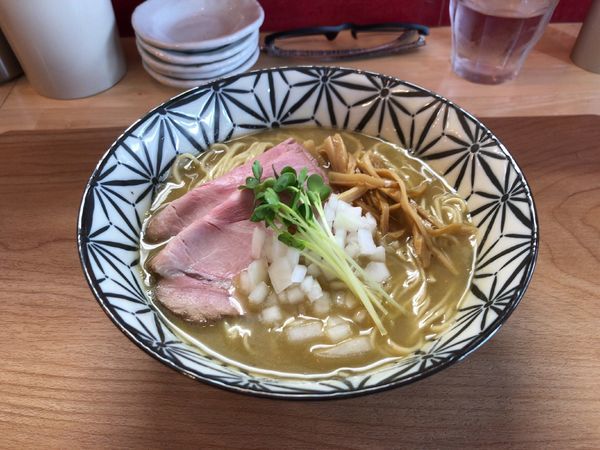 「鶏白湯煮干しそば+替え玉」@Ramen611の写真