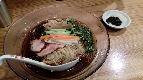 「冷やし醤油ラーメン（900円）」@自家製麺 啜乱会の写真