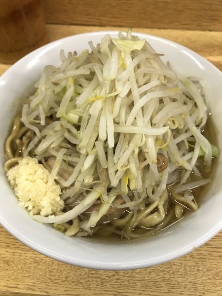 「小ラーメン、麺少なめ、ニンニク、ヤサイ、アブラ」@ラーメン二郎 環七新新代田店の写真
