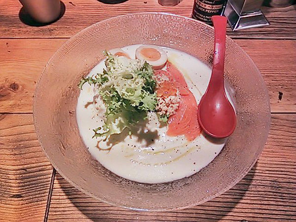 「【限定】サーモン冷製麺」@麺屋 翔 西新宿本店の写真