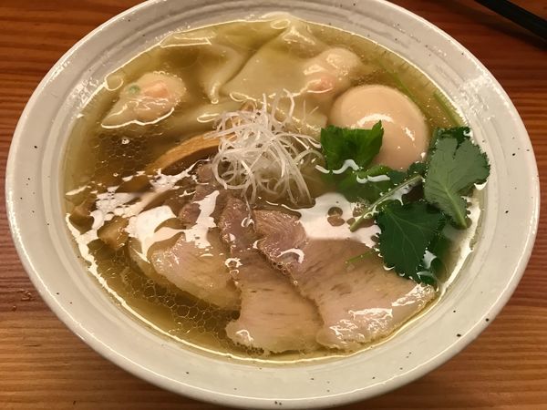 「特製塩らーめん」@純手打ち 麺と未来の写真