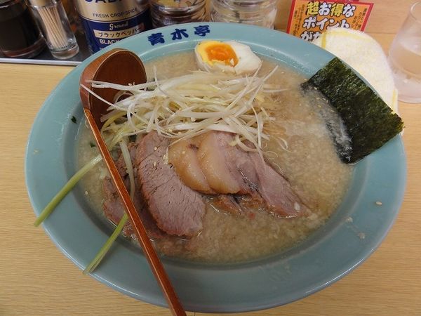 「チャーシュー麺800円　餃子3ヶ100円」@ラーメン青木亭 越谷店の写真