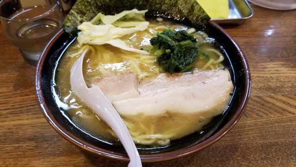 「豚骨塩らあめん」@らあめん 寸八 総本店の写真