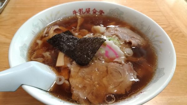「手打ラーメン」@牛乳屋食堂の写真