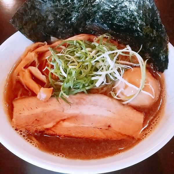 「煮干しそば +味玉」@らーめんダイニング 庵の写真