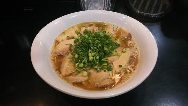 「肉盛り 煮干そば」@彦星の写真