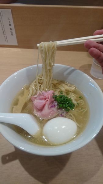 「味玉らぁ麺」@らぁ麺 鳳仙花の写真