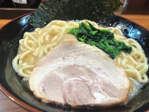 「醤油ラーメン 730円」@横浜家系ラーメン 壱角家 勝どき店の写真