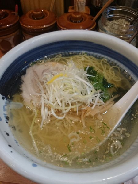 「俺流塩ラーメン　670円」@俺流塩らーめん 下北沢店の写真