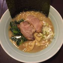 豚骨醤油 油少なめ 半麺