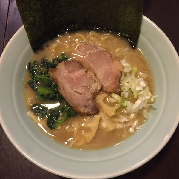 「豚骨醤油 油少なめ 半麺」@正栄家の写真