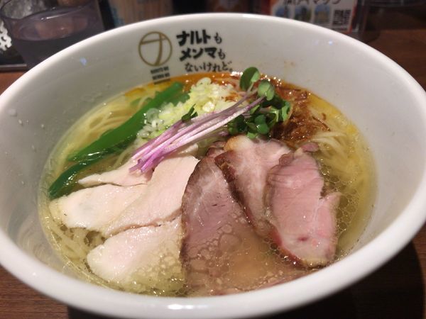 「チャーシュー塩らーめん980円」@ナルトもメンマもないけれど。の写真