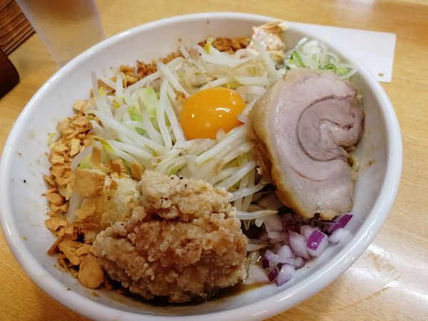 「まぜそば大(400g、ニンニク、唐揚げ、唐マヨ)」@らーめん藤ろうの写真