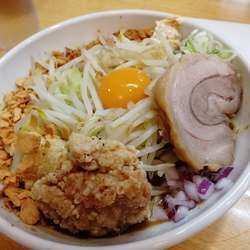 まぜそば大(400g、ニンニク、唐揚げ、唐マヨ)