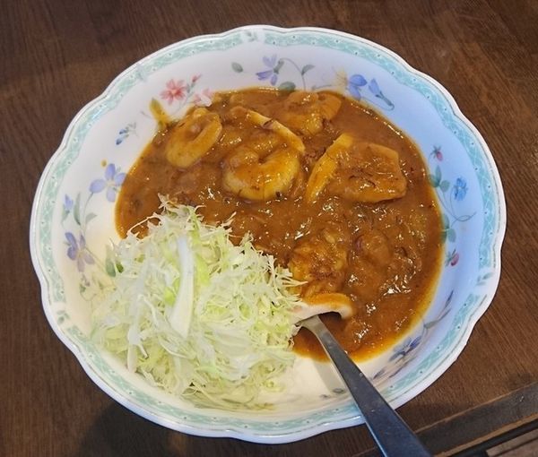 「シーフードカレーあいがけ小盛810円」@ポロスォロの写真