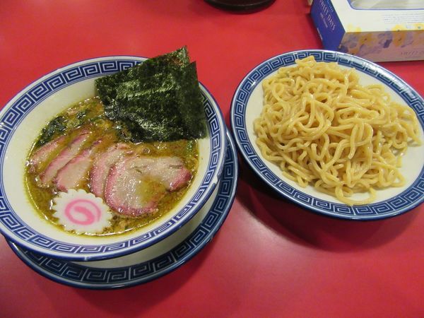 「つけメンチャーシュウ入り（１１００円）」@ラーメンいっとくの写真