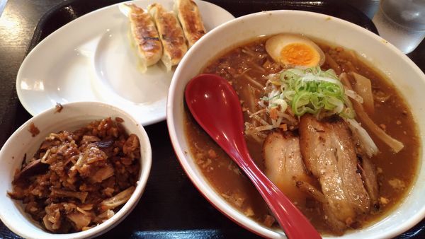 「ラーメン+炊き込み+餃子セット」@ら～めん からしや 葛西本店の写真