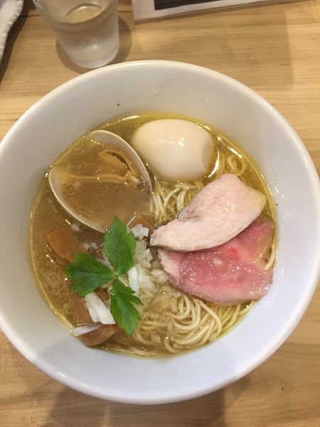 「イズムのラーメン 塩、味玉」@麺堂イズムの写真