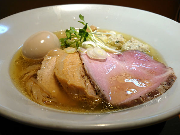 「手もみ中華そば(塩)+特製トッピング」@國分ラーメン食堂の写真