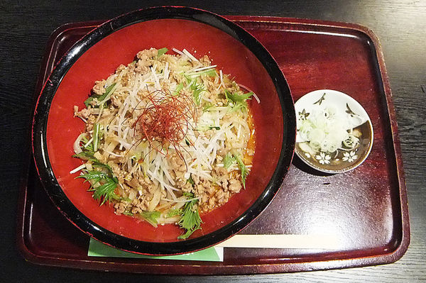 「冷やし坦々うどん(大盛)」@手打そば ふしみの写真