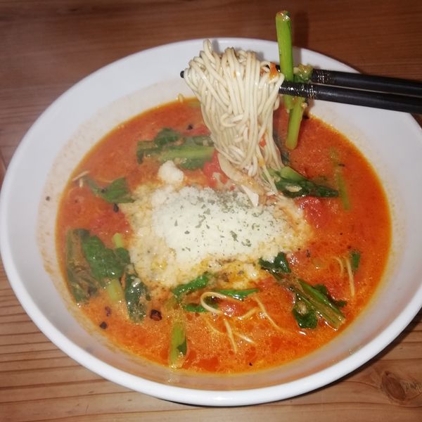 「トマトラーメン チーズ（830円）」@THE SNOOUP 春日店の写真
