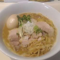 半熟卵ぱいたん