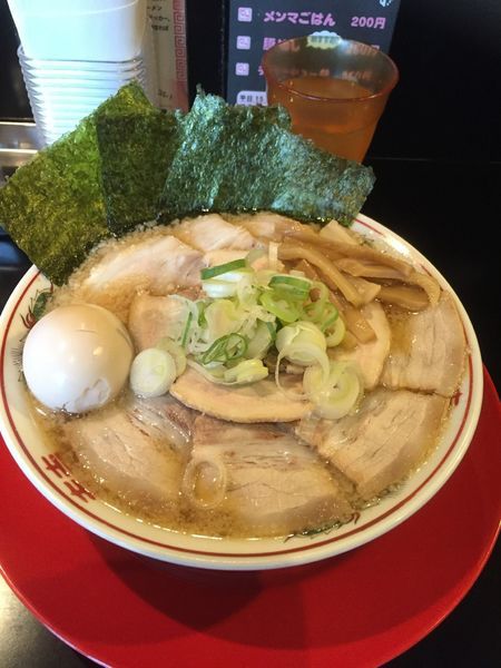「特製背油肉煮干し中華そば」@肉煮干し中華そば さいころの写真