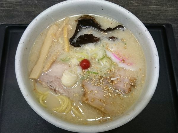「しおらーめん」@らーめん 山頭火 旭川本店の写真