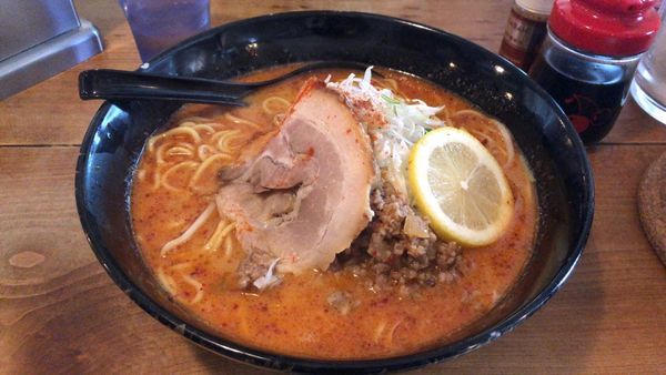 「みそ火山らーめん 大盛(激辛」@ら麺 はちにの写真