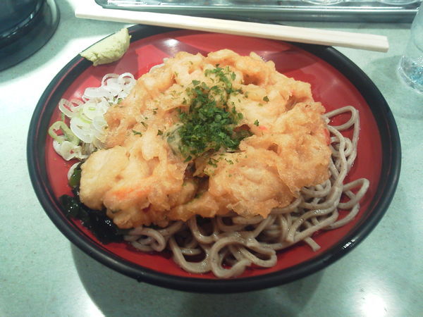 「冷やし天ぷらそば 370円」@新和そばの写真