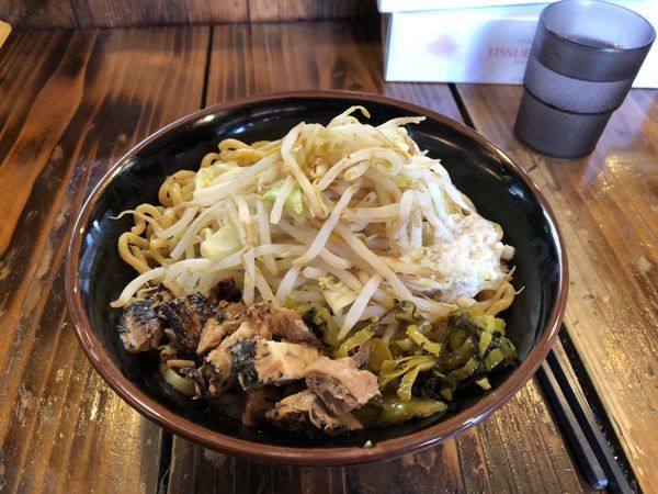 「まぜそば(大)+ニンニク・アブラ・カラメ増し」@麺や豚髭の写真