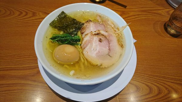 「塩生姜らぁめん(味玉)850」@らぁめん 生姜は文化。の写真