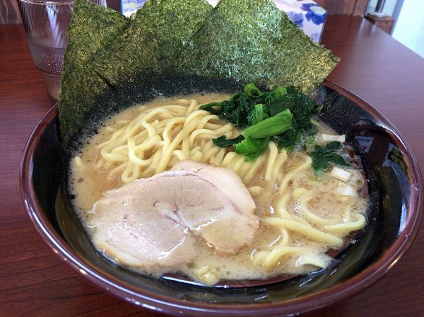 「豚骨醤油ラーメン（680円）」@横濱家系ラーメン 茜家の写真