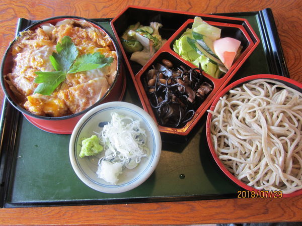 「かつ丼セット１２５０円」@お食事処 たけかわの写真