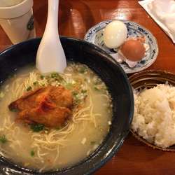 軍鶏水炊きラーメン700円＋ゆで卵＋鶏だし炊き込みご飯
