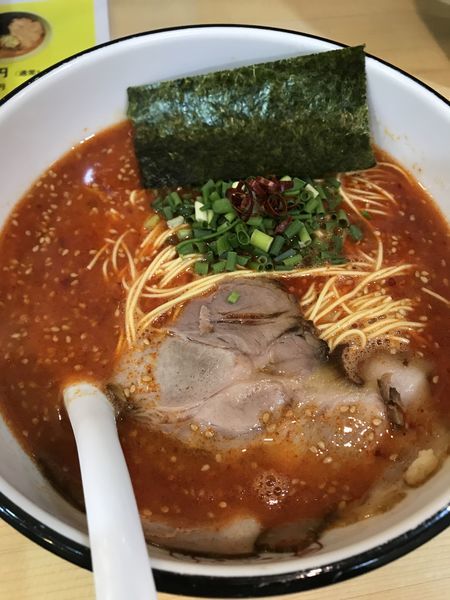 「赤ラーメン」@九州ラーメン 長浜や 中野店の写真