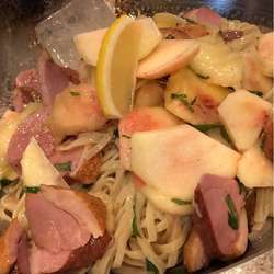 冷製　桃と鴨のガトリング式他