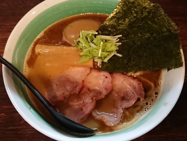 「特らぁめん（小）」@自家製麺 麺屋 利八の写真