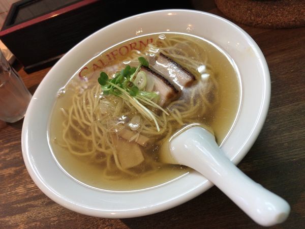 「塩煮干そば」@中華そば カリフォルニアの写真