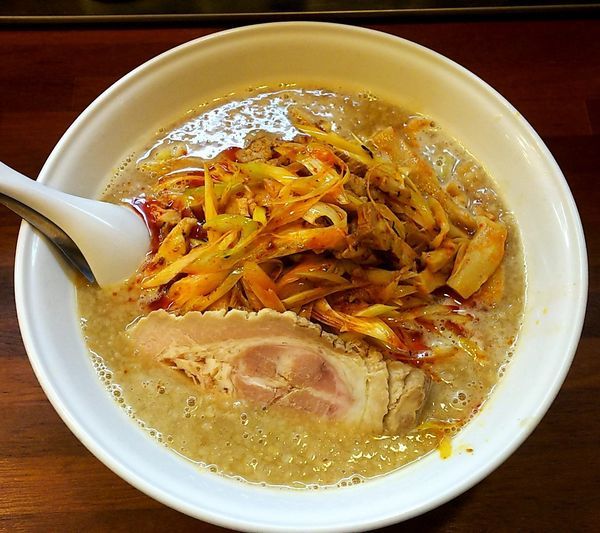 「細切りネギチャーシュー麺(大盛り)」@拉麺 梅太郎の写真