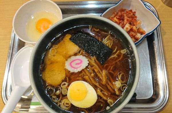 「小中華麺+生卵+キムチ(940円)」@大宮大勝軒の写真