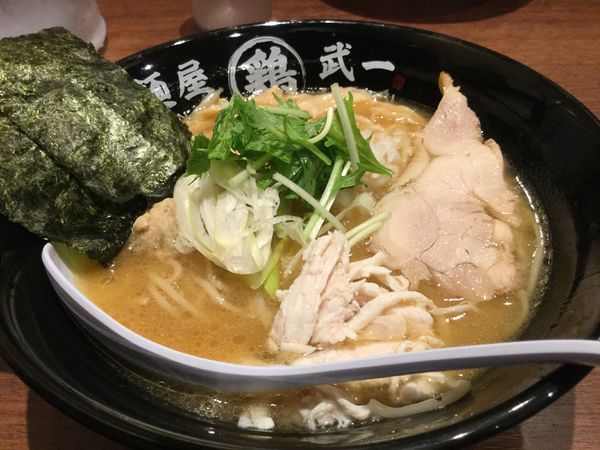 「濃厚鶏骨醤油そば780円」@濃厚鶏そば 麺屋武一 北千住店の写真